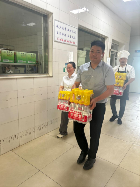 華誠集團開展夏送清涼慰問活動